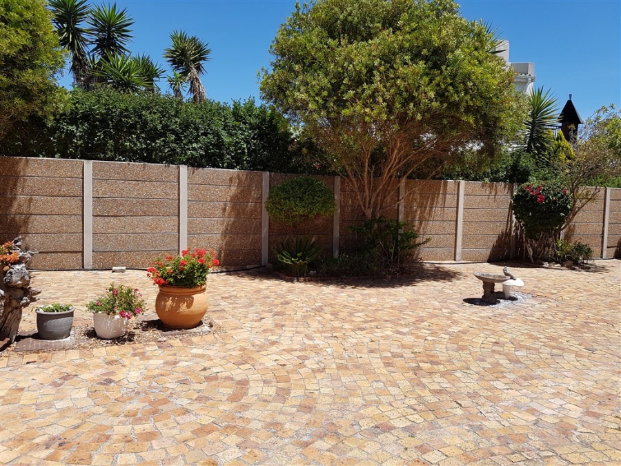 3 Bedroom Property for Sale in Yzerfontein Western Cape